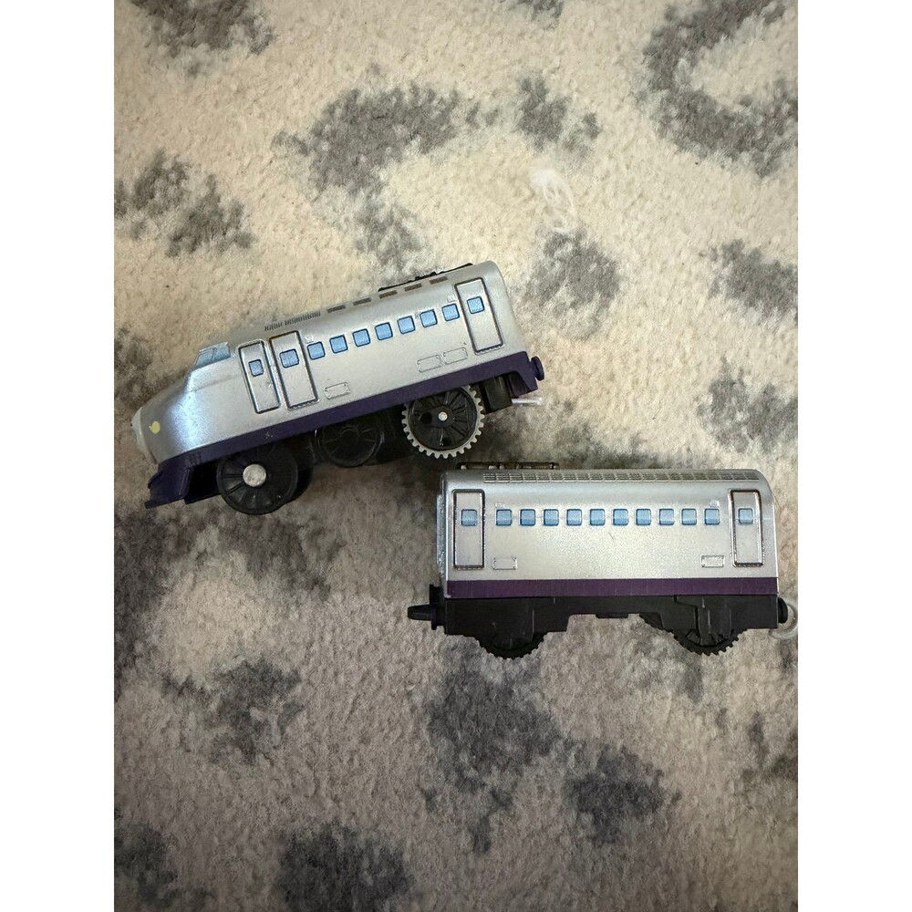 Thomas and Friends track master bullet train Kenji and passenger car